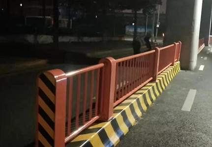 公路隔離護欄